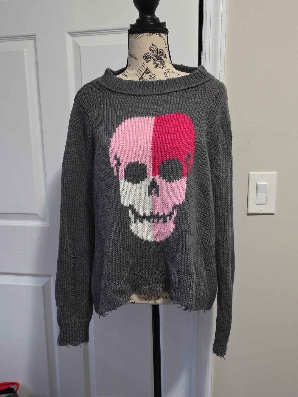 Wooden Ships Colorblock Skull Crew Sweater Top Gunmetal Distressed X/S XS, S